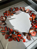 Charger l&#39;image dans la galerie, Couronne de papillons -  Rouge Flamboyant - Petit Modèle
