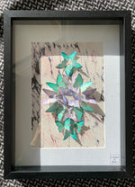 Charger l&#39;image dans la galerie, Composition de papillons - Pseudolycaena Damo - Fond papier marbré rose et noir
